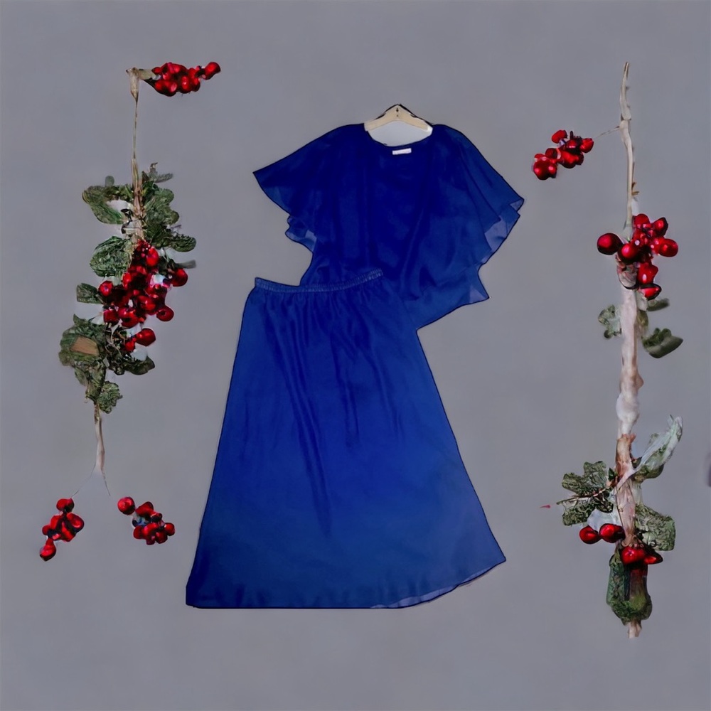 Drapers&Damon’s two piece dress set in royal blue